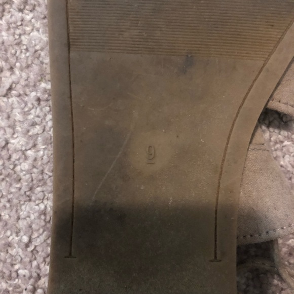 Old navy sandals - Picture 3 of 3